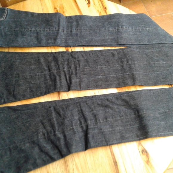 Jeans - Picture 2 of 4